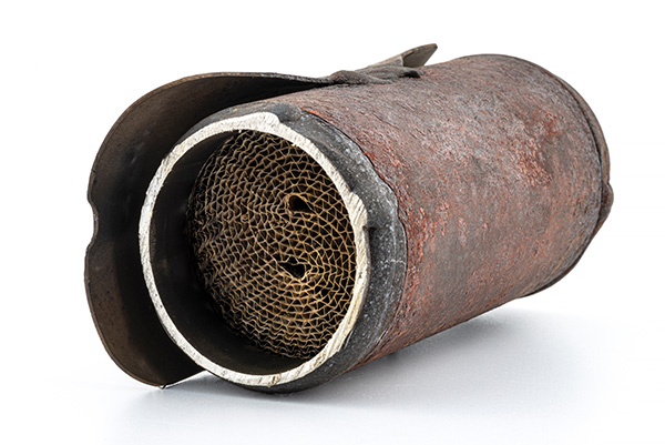 5 Signs Your Catalytic Converter Is Clogged | The Model Garage